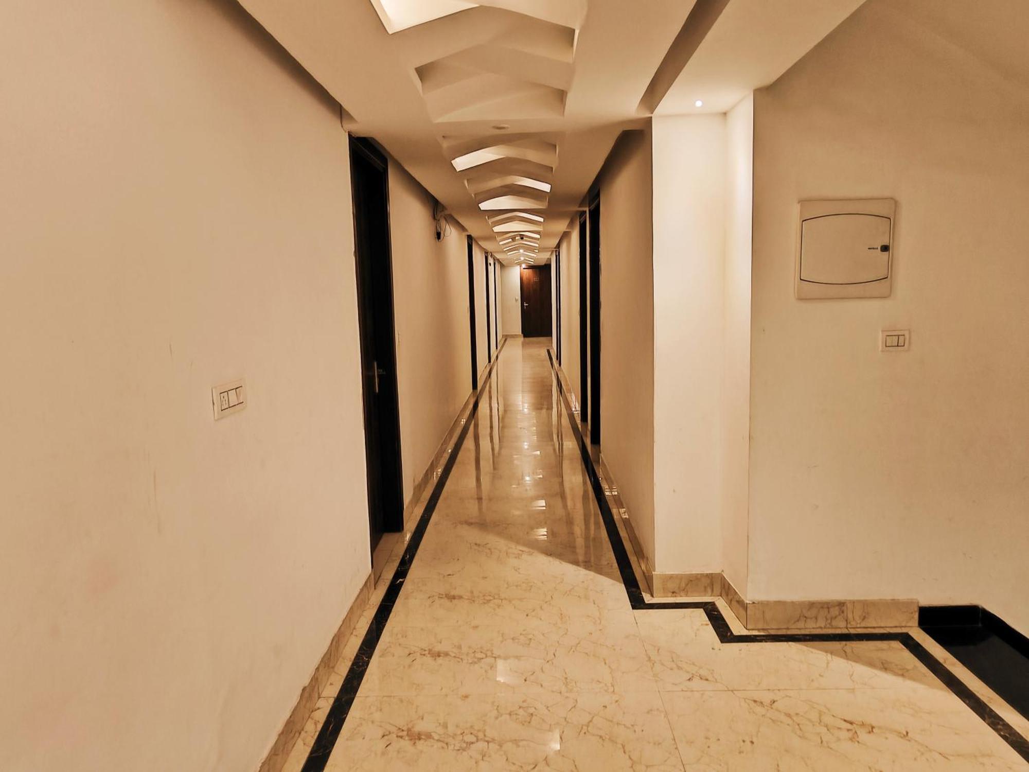 Hotel Le Mount Plaza Near Igi Airport Delhi Nova Deli Exterior foto